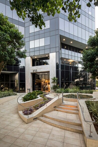 More Photos Of 233 Wilshire Blvd, Santa Monica Office For Lease