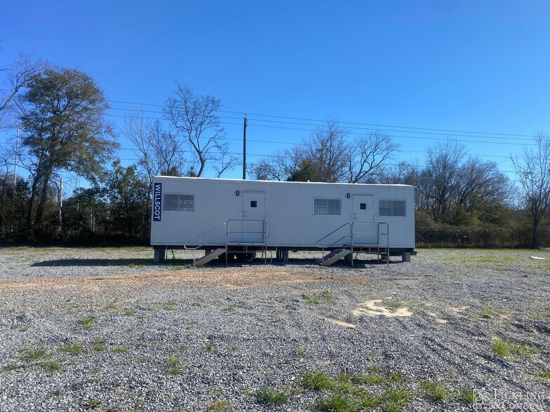 More Photos Of 1853 Jeffersonville Rd Rd, Macon-Bibb Warehouse For Sale