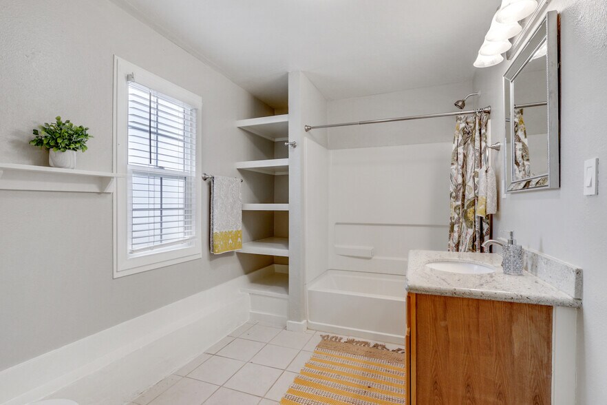 More Photos Of 517 13th St, Sacramento Multifamily For Sale