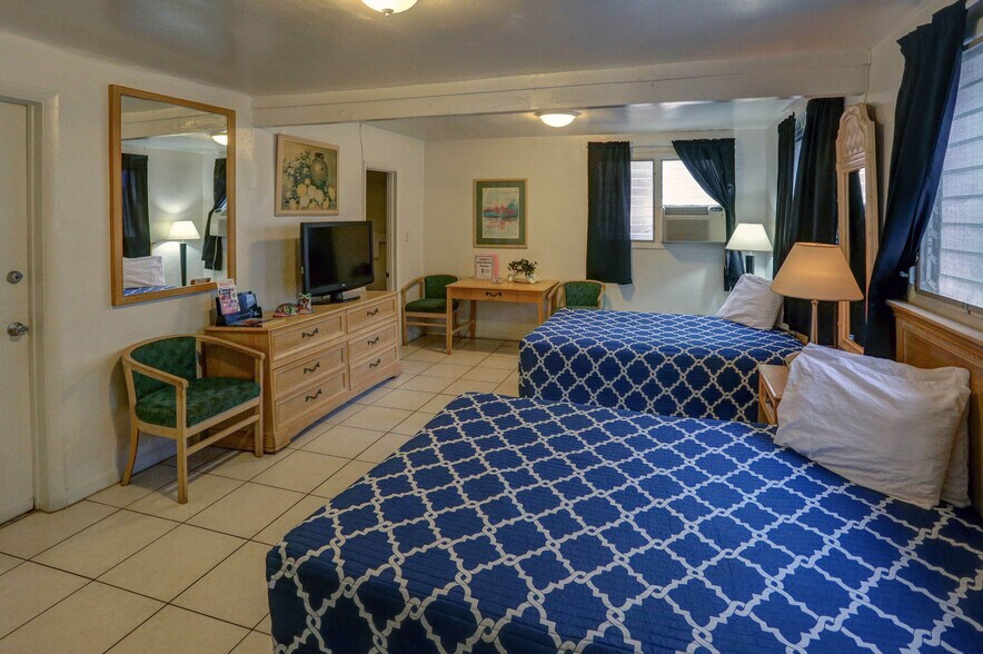 More Photos Of 1411 S Federal Hwy, Hollywood Hotel For Sale