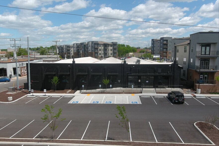 More Photos Of 2600-2602 Fessey Park Rd, Nashville Warehouse For Lease