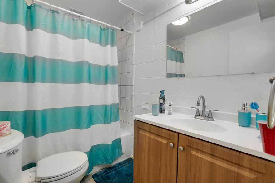 More Photos Of 1045 Balsam St, Lakewood Apartments For Sale