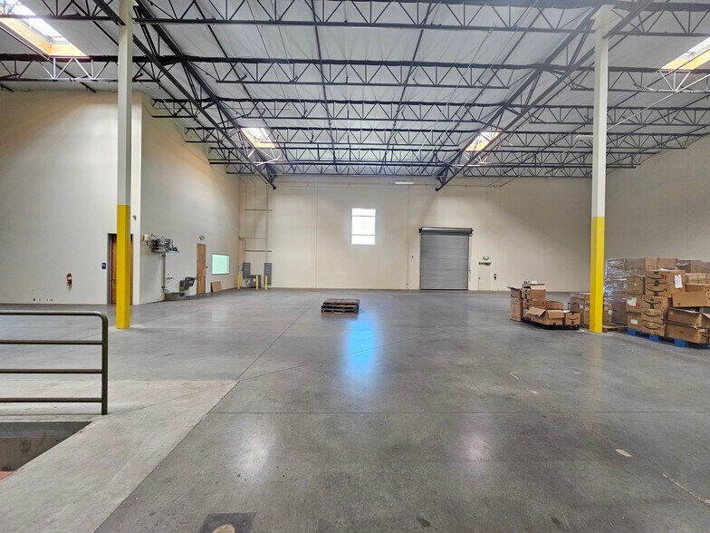 More Photos Of 14748 Nelson Ave, City Of Industry Warehouse For Lease