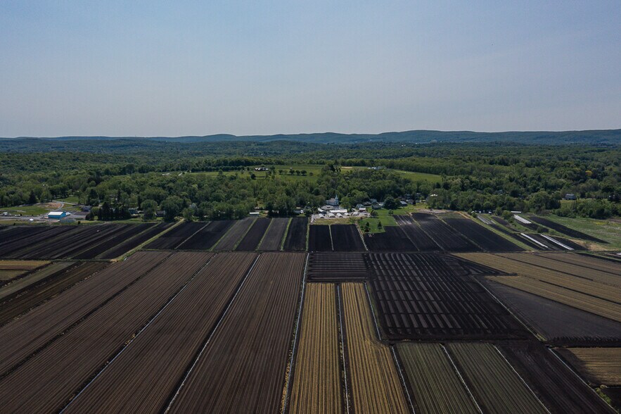 More Photos Of 73 Little York Rd, Warwick Garden Center For Sale