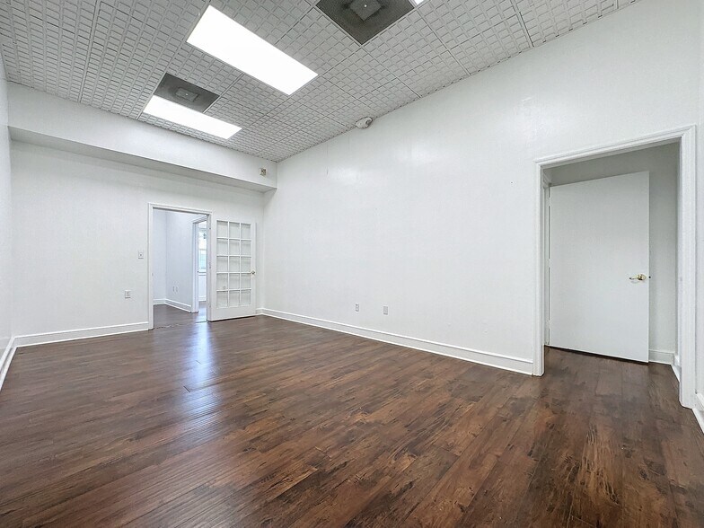 More Photos Of 22 W Monument Ave, Kissimmee Office For Lease