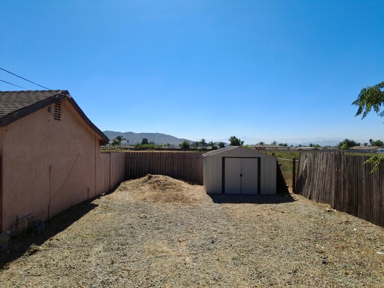 More Photos Of 8320-8322 Mission Blvd, Jurupa Valley Storefront Retail Office For Sale