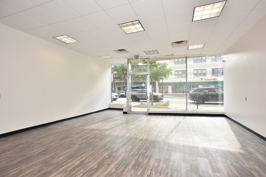 More Photos Of 4001-4015 N Oakland Ave, Milwaukee Apartments For Lease
