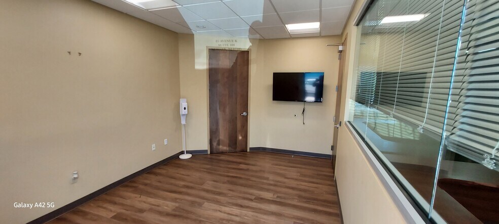 More Photos Of 61-89 Avenue K, Newark Manufacturing For Lease