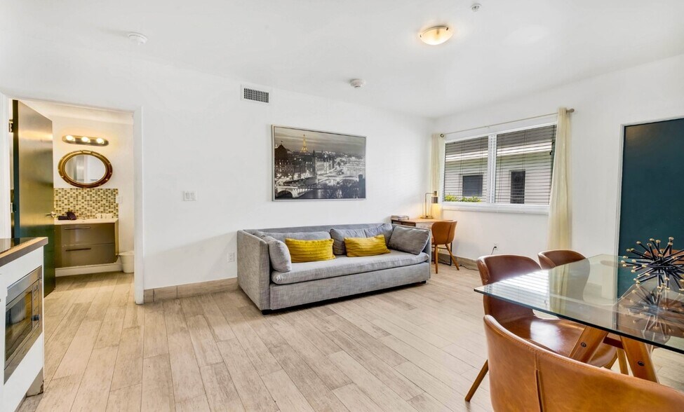 More Photos Of 1321 15th St, Miami Beach Hotel For Sale