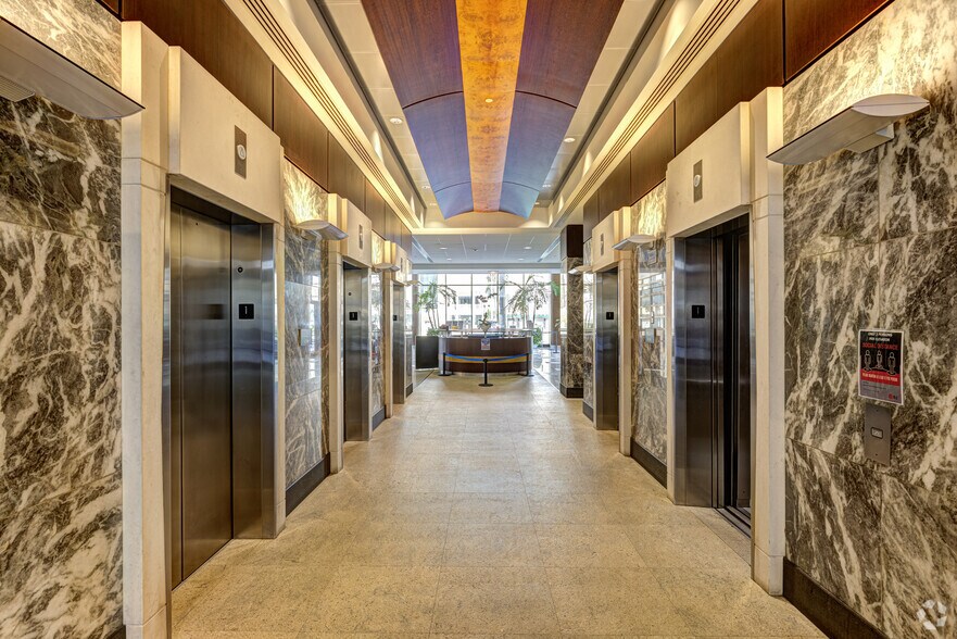 More Photos Of 500 E Broward Blvd, Fort Lauderdale Office For Lease