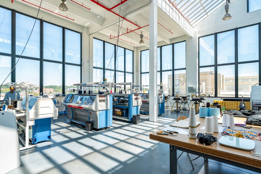 More Photos Of 184-10-184-60 Jamaica Ave, Jamaica Manufacturing For Lease