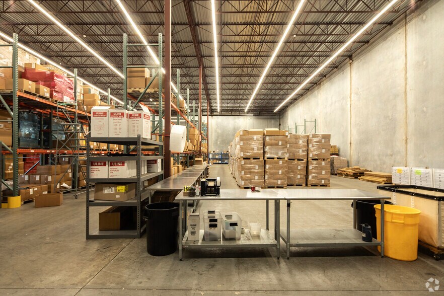 More Photos Of 5035 W Hillsborough Ave, Tampa Warehouse For Lease