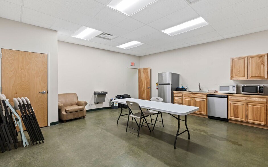 More Photos Of 911 N Camino del Pueblo, Bernalillo Freestanding For Sale