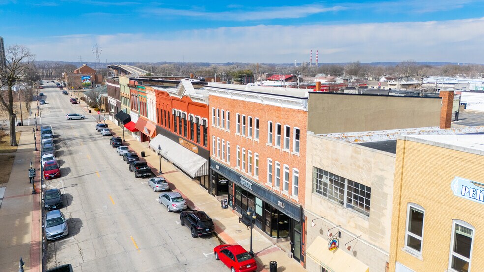 More Photos Of 353 Court St, Pekin Storefront Retail Residential For Sale