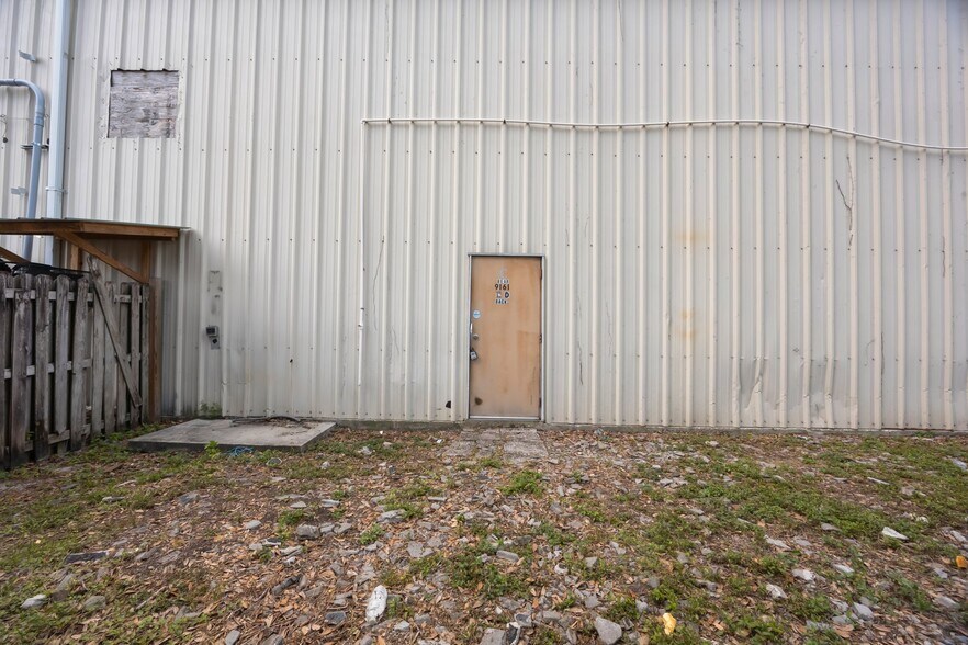 More Photos Of 9161 131st Pl N, Largo Warehouse For Lease