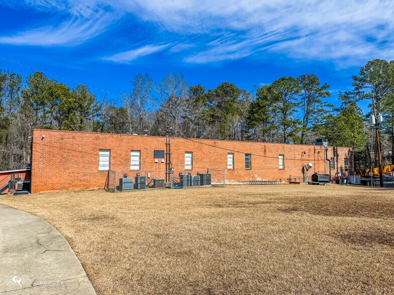 More Photos Of 1581 Fairburn Rd SW, Atlanta Schools For Sale