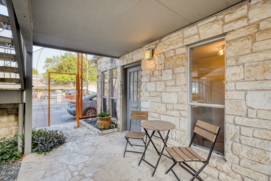 More Photos Of 2526 Durwood St, Austin Apartments For Sale