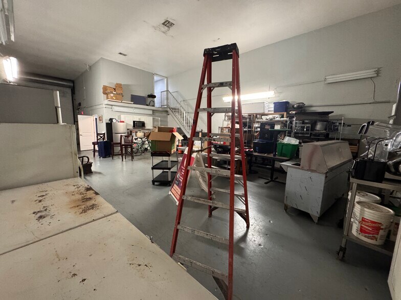 More Photos Of 3901 W 18th Ave, Hialeah Warehouse For Sale