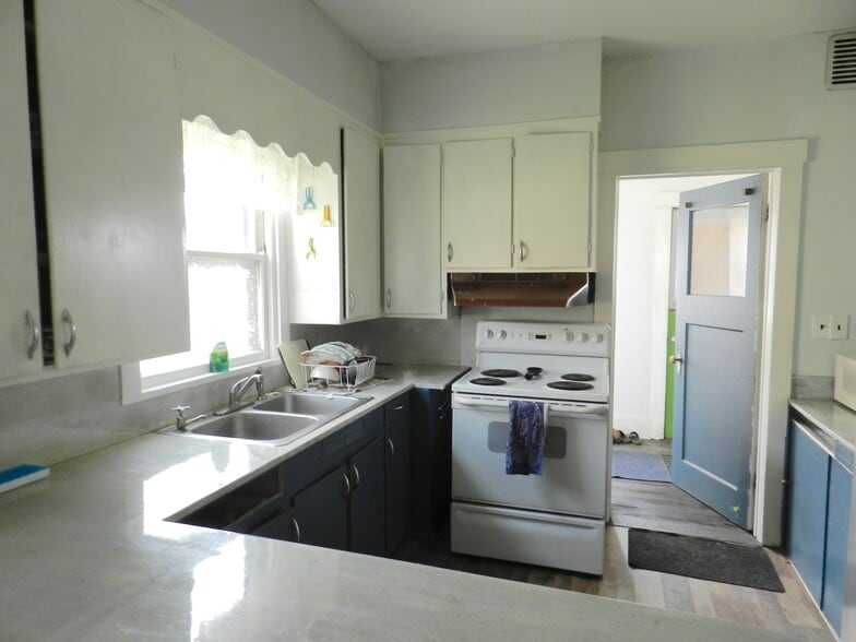 More Photos Of 104 Challis St, Salmon Warehouse For Sale