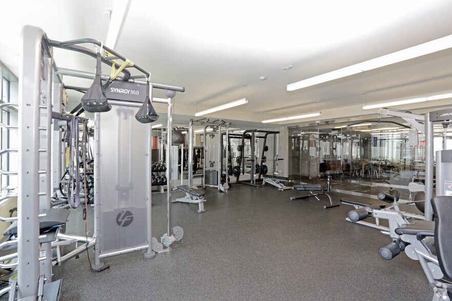 More Photos Of 555 W Kinzie St, Chicago Apartments For Lease