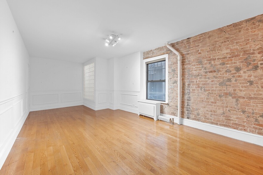 More Photos Of 111 E 62nd St, New York Medical For Lease