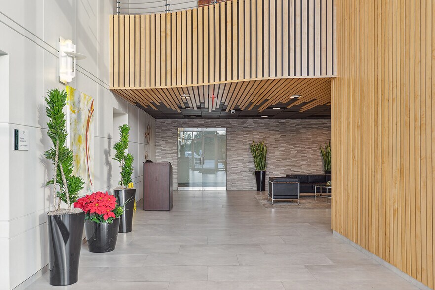 More Photos Of 1300 W Sam Houston Pky S, Houston Office For Sale