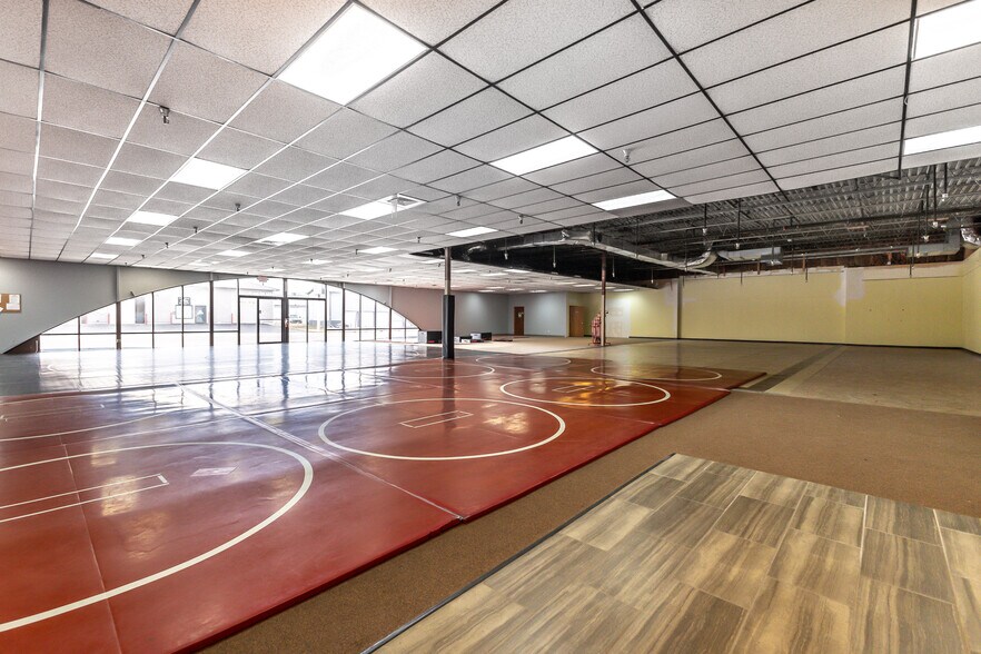 More Photos Of 128 W 8th St, Monroe General Retail For Sale