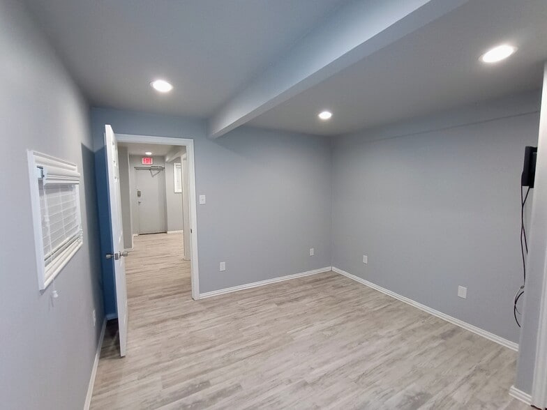 More Photos Of 312 S Hampton Rd, Crowley Service For Sale