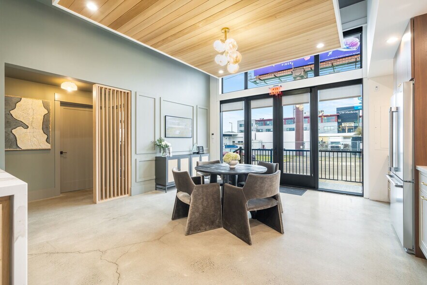 More Photos Of 1464 49th St NW, Seattle Office For Sale