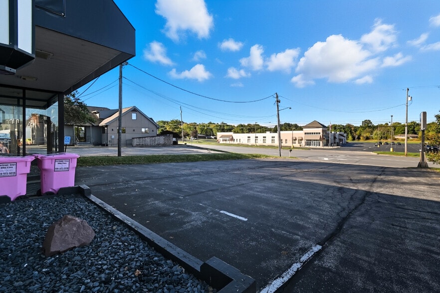 More Photos Of 25 S Lexington Springmill Rd, Mansfield Freestanding For Sale