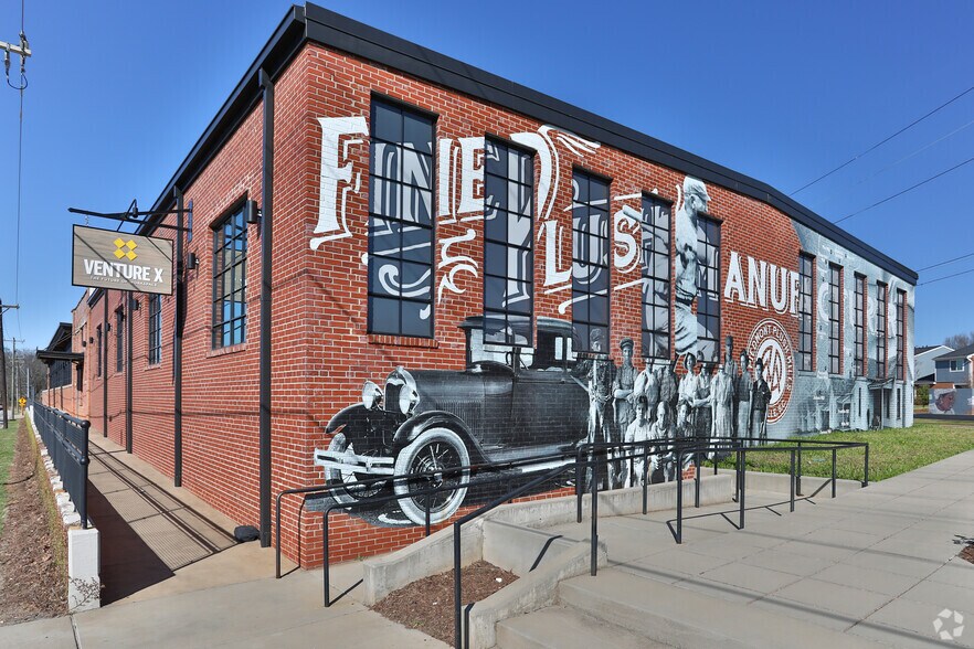 More Photos Of 141 Traction St, Greenville Office For Sale