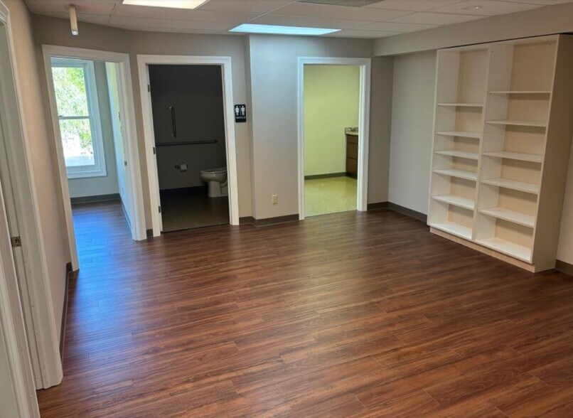 More Photos Of 156 Strawberry Plains Rd, Williamsburg Medical For Sale
