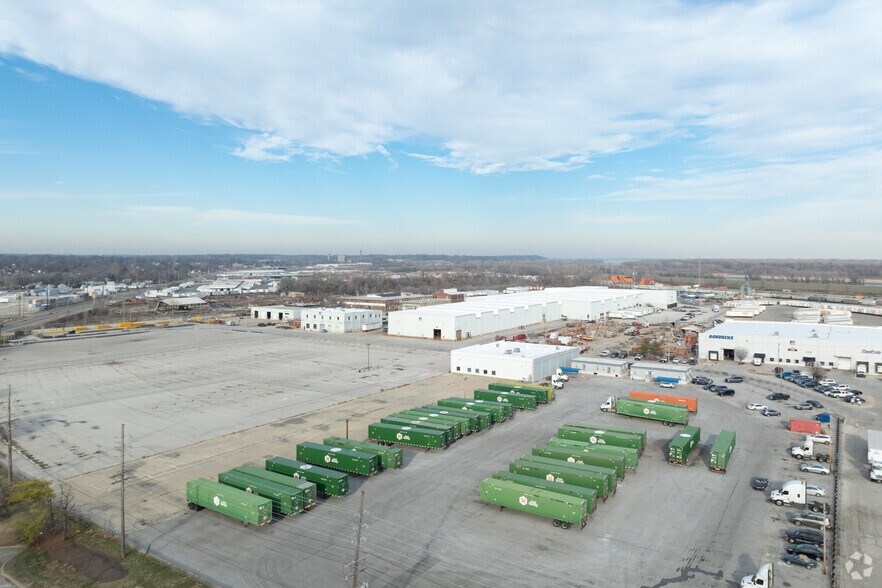 More Photos Of 8000 Hall St, Saint Louis Warehouse For Lease