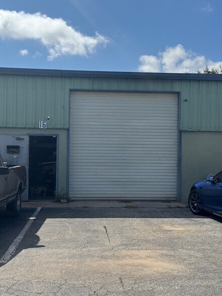 More Photos Of 12820 Daniels Dr, Clearwater Warehouse For Sale