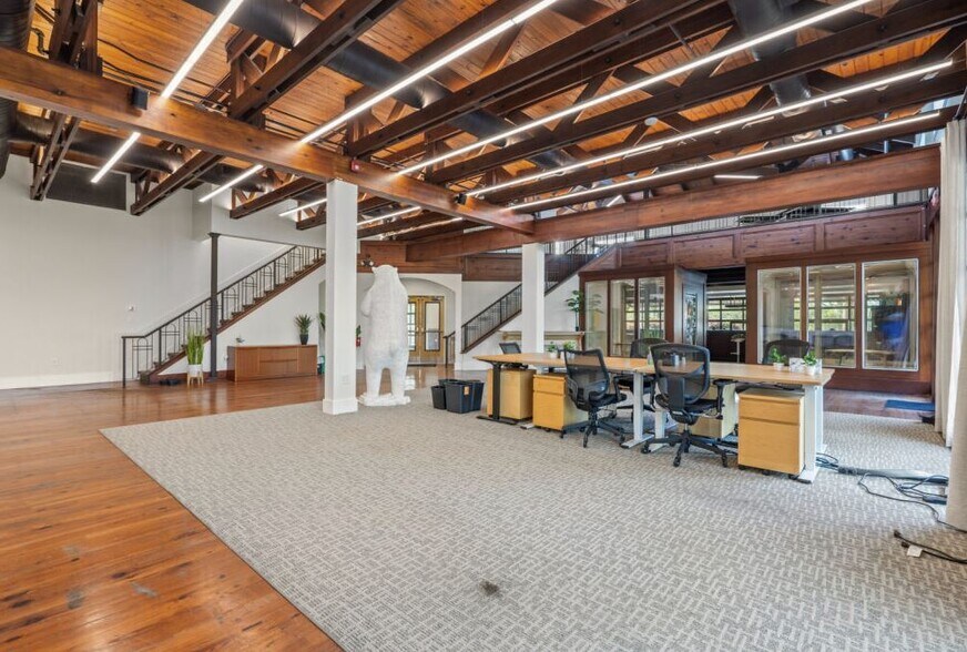 More Photos Of 1028 Johnnie Dodds Blvd, Mount Pleasant Restaurant For Sale