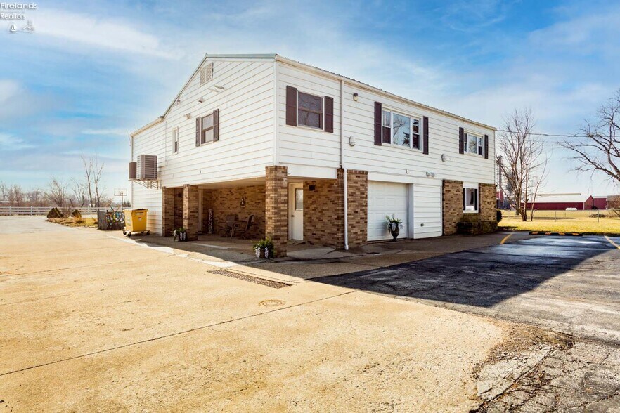 More Photos Of 5414 Homegardner Rd, Castalia Apartments For Sale