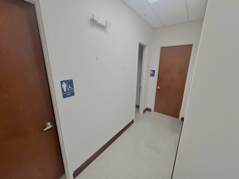 More Photos Of 16055 State Road 52, Land O' Lakes Service Station For Lease