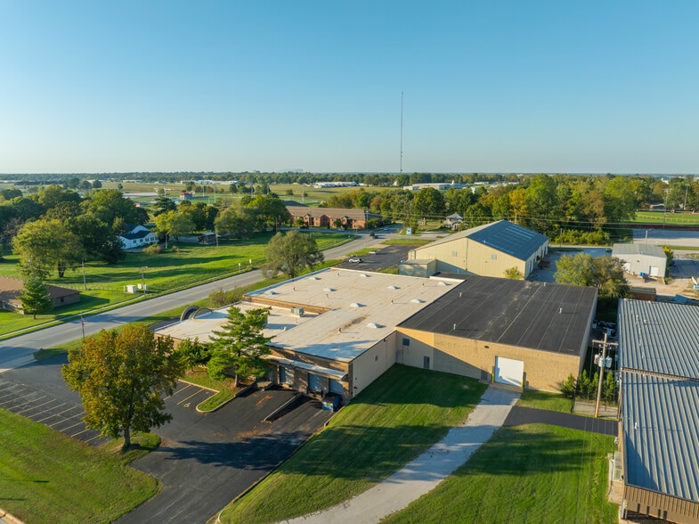 More Photos Of 820 N Cedarbrook Ave, Springfield Industrial For Sale