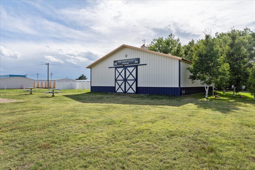 More Photos Of 1902 Avenue C, Cheyenne Self Storage For Lease