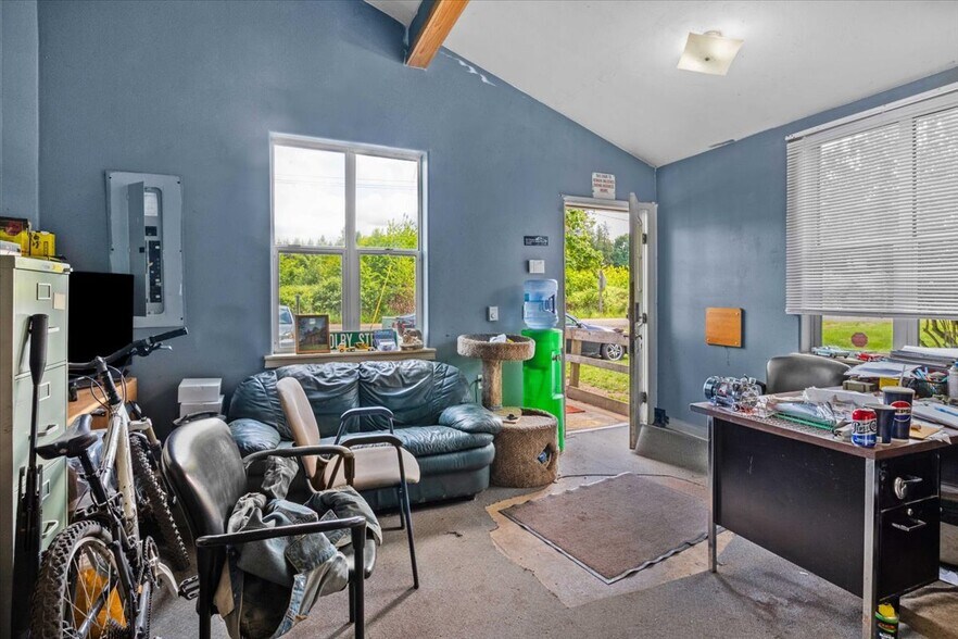 More Photos Of 13780 S Macksburg Rd, Molalla Service For Sale