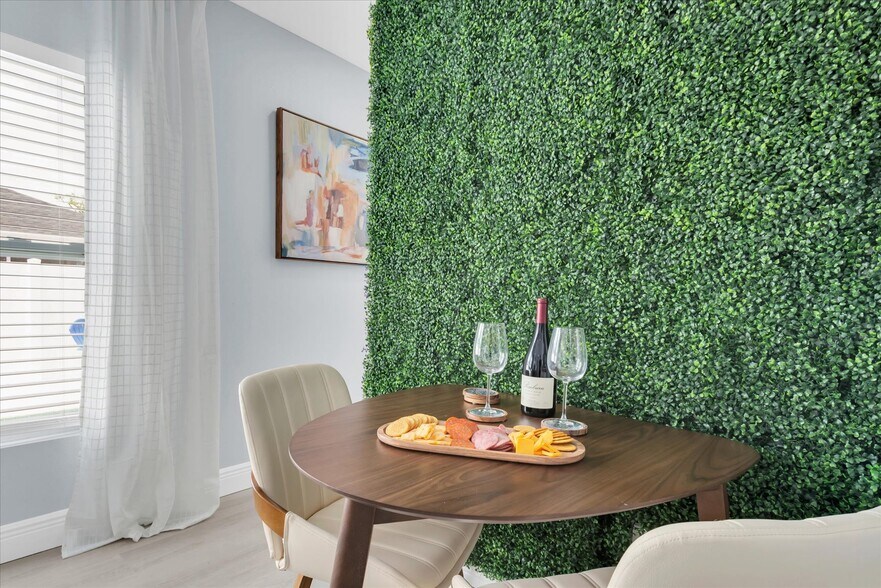 More Photos Of 4000 46th St N, Saint Petersburg Hospitality For Sale