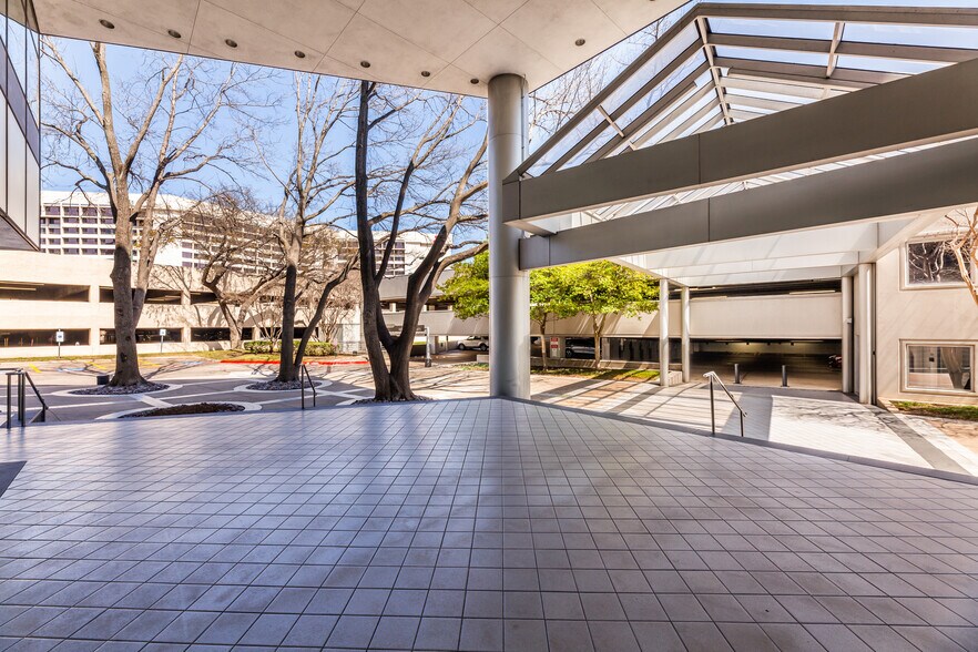 More Photos Of 14850 Quorum Dr, Dallas Office For Lease