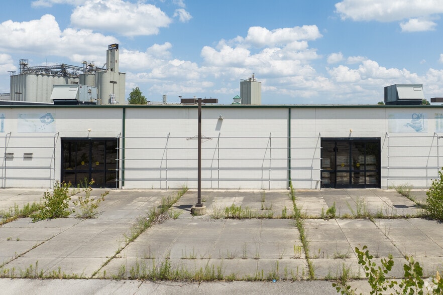 More Photos Of 530 Illinois Ave, Maumee Freestanding For Sale