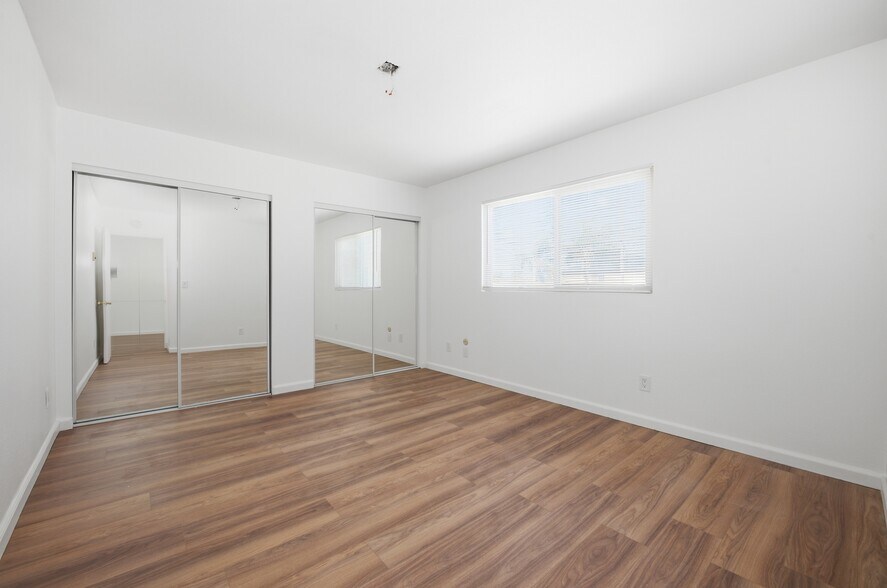 More Photos Of 635 Emory St, Imperial Beach Apartments For Sale