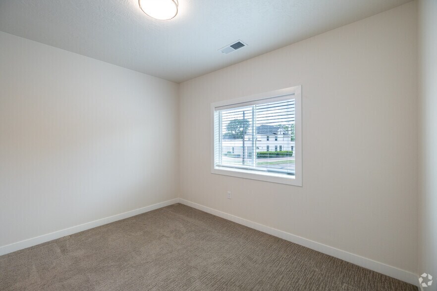 More Photos Of 1720 Morningside Ave, Sioux City Apartments For Sale