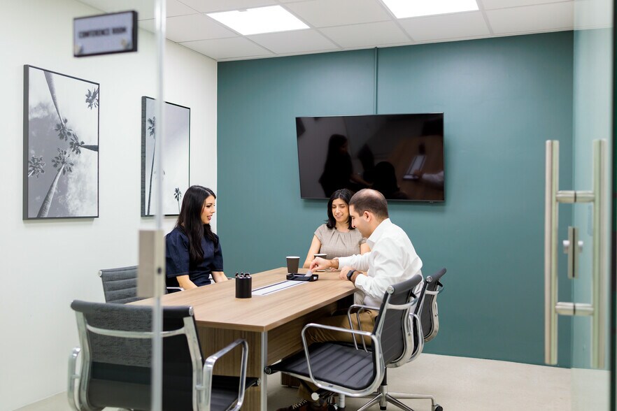 More Photos Of 1180 S Beverly Dr, Los Angeles Coworking Space