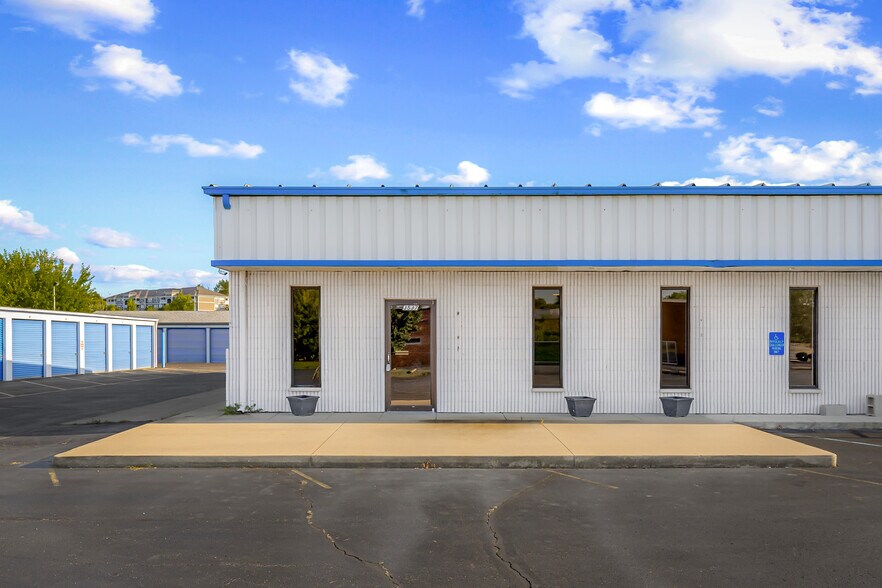 Primary Photo Of 3537 W Two Mile House Rd, Columbus General Retail For Lease