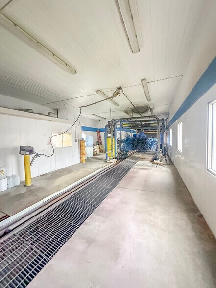 More Photos Of 4180 Sunset Blvd, Steubenville Carwash For Sale