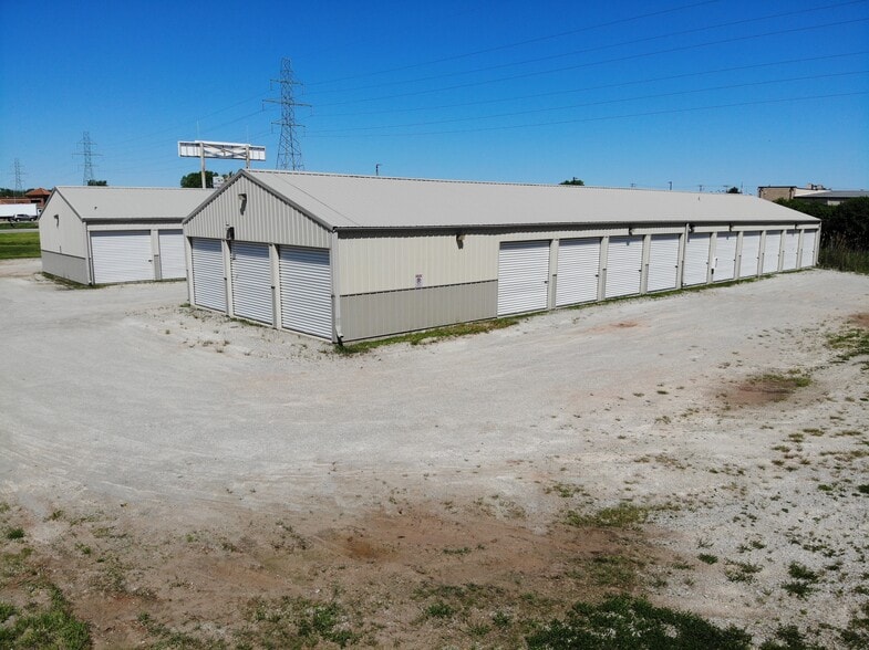 More Photos Of 2285 Northern Rd, Neenah Self Storage For Sale