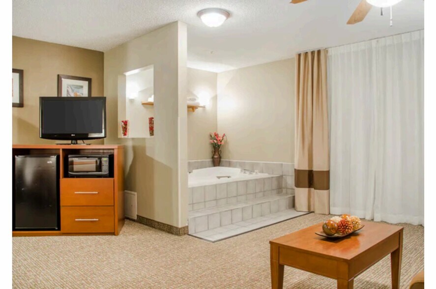 More Photos Of 195 S Colorado Ave, Idaho Falls Hotel For Sale